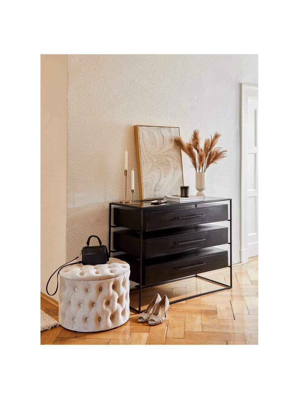 Westwing Collection Commode noire plateau en verre Lyle, larg. 100 x haut. 82 cm 4 Westwing Collection Commode noire plateau en verre Lyle, larg. 100 x haut. 82 cm – Image 2