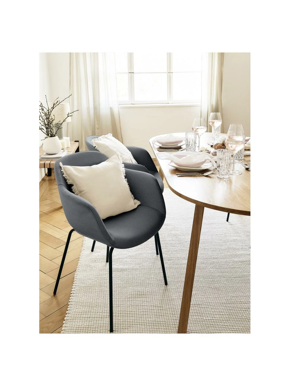 Westwing Collection Petite chaise scandinave noire Fiji, larg. 58 x prof. 56 cm 4 Westwing Collection Petite chaise scandinave noire Fiji, larg. 58 x prof. 56 cm – Image 2