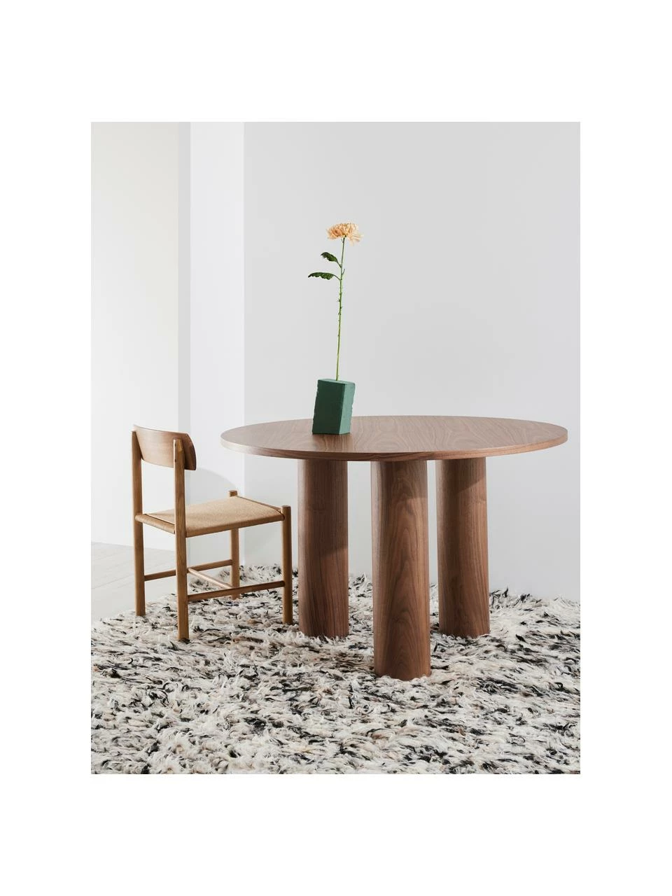 Table ronde bois de noyer Colette, Ø 120 cm, Ø 120 x haut. 72 cm 6 Table ronde bois de noyer Colette, Ø 120 cm, Ø 120 x haut. 72 cm – Image 4