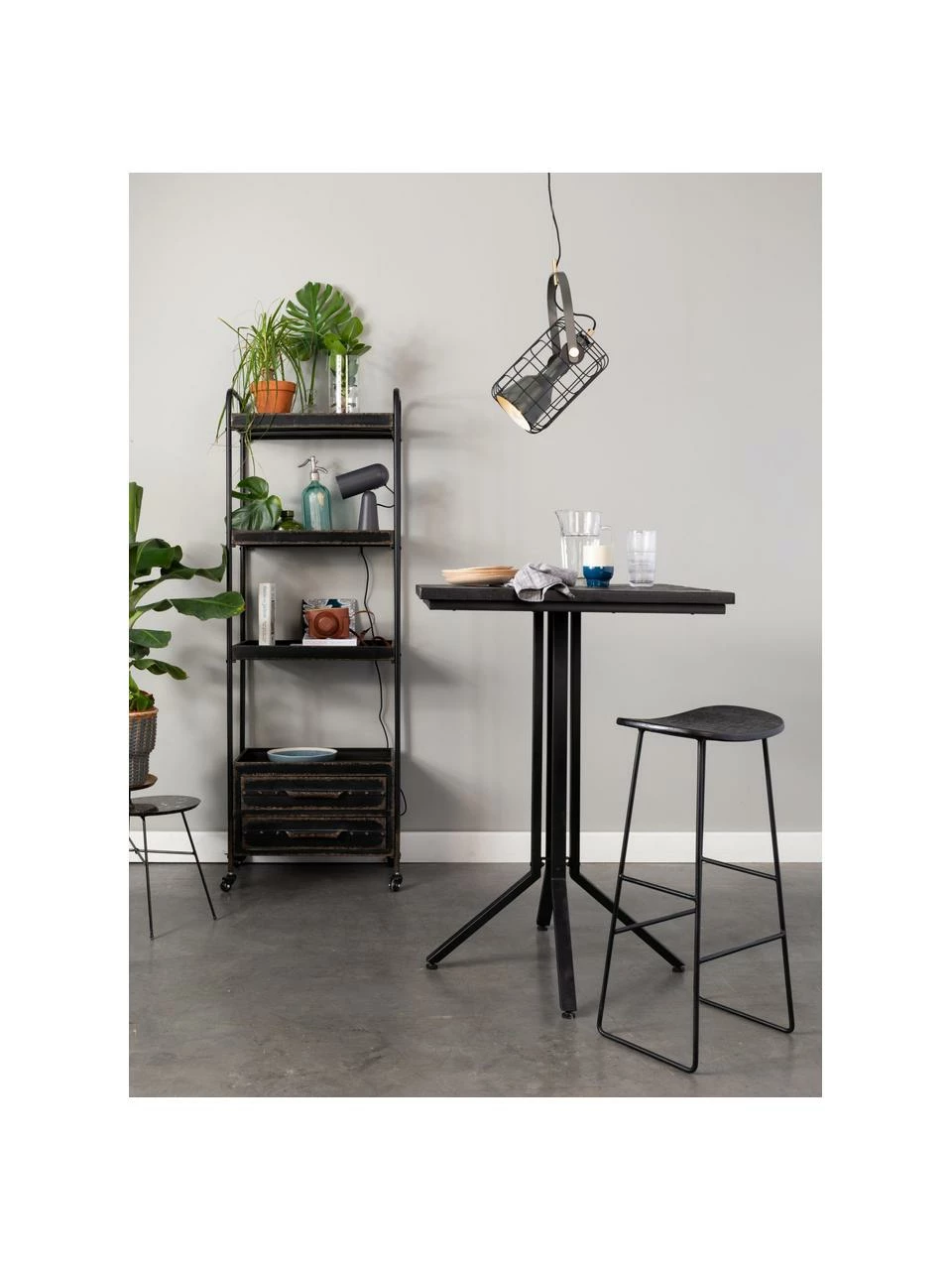 Tabouret de comptoir en teck noir Tangle, larg. 40 x haut. 65 cm 4 Tabouret de comptoir en teck noir Tangle, larg. 40 x haut. 65 cm – Image 2